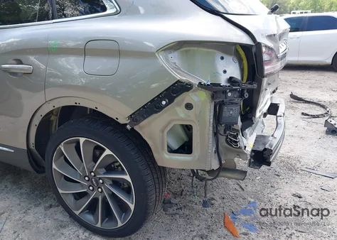 2023 Lincoln Nautilus Reserve z USA, uszkodzony, nr VIN 2LMPJ8KP8PBL15481